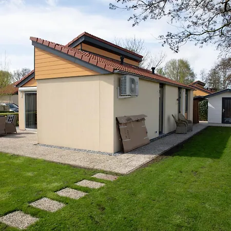 Vakantiehuis Wellness With Whirlpool And Sauna
